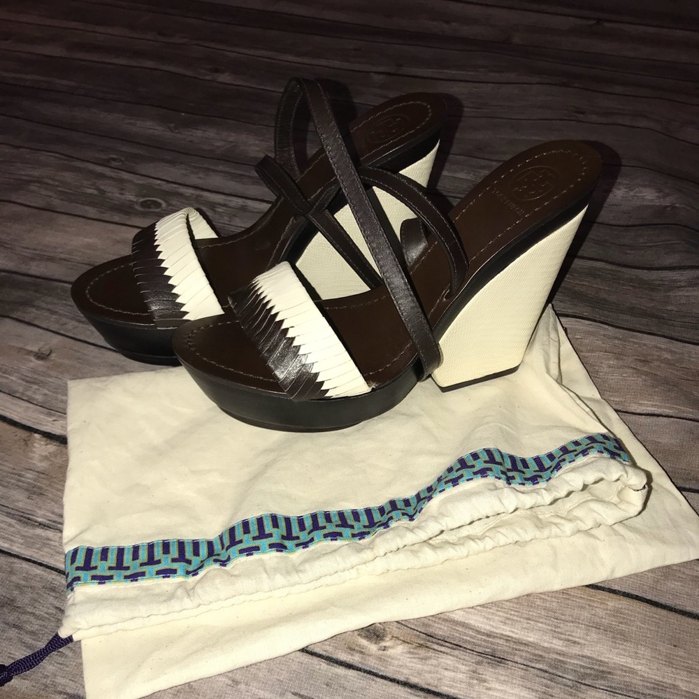 🌸 Host Pick 🌸 NWOB Tory Burch wedges